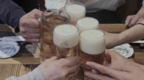 会社の飲み会で…（画像はphotoAC）