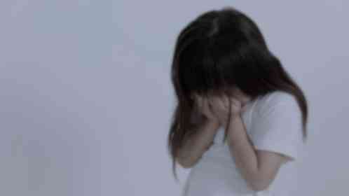 「母と2人で九州に帰省した3歳の私。空港で𠮟りつけられたあと、見知らぬおばさまに...」（群馬県・30代女性）