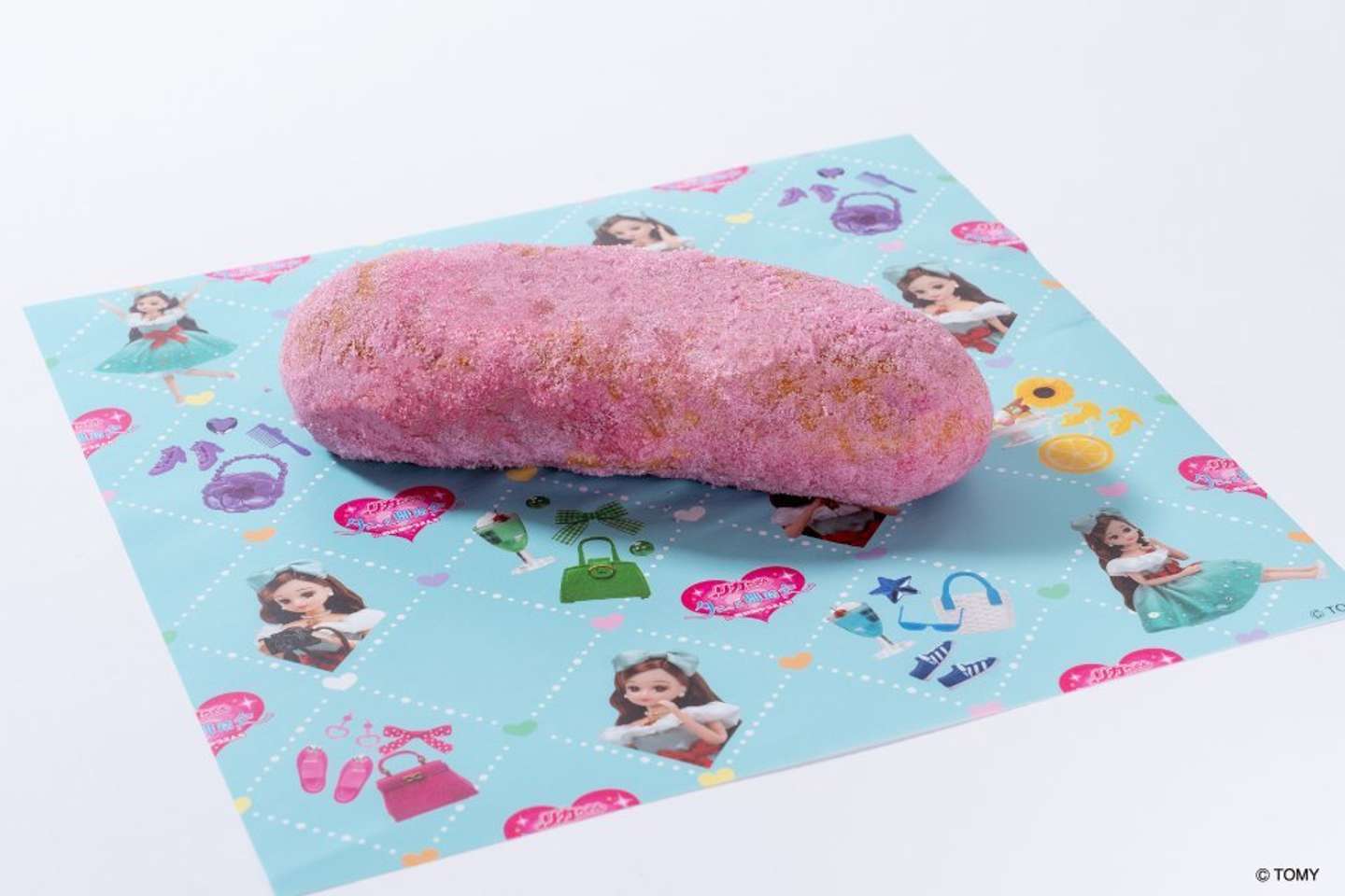 「ストロベリー揚げパン」（450円）（画像はプレスリリースより）