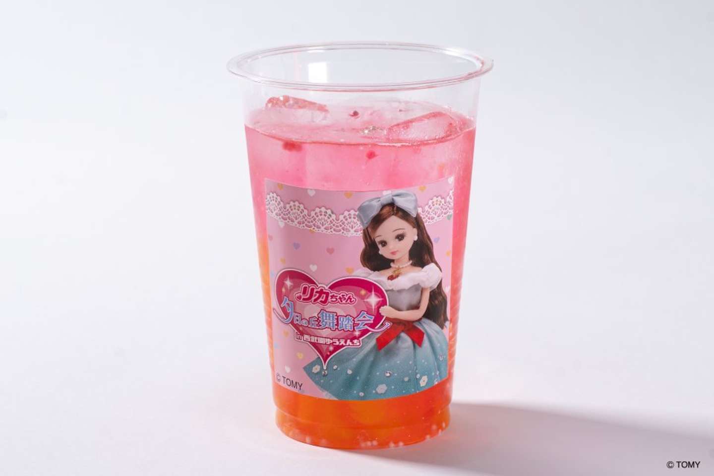 「キラキラ☆ピーチゼリーソーダ」（900円）（画像はプレスリリースより）