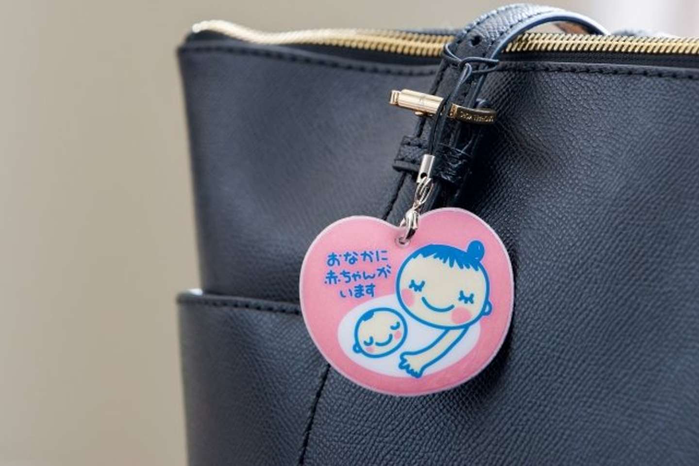 妊娠初期の通勤電車で（画像はphotoAC）