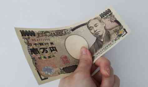 「夫と口論後、お金も持たずに野外に放置された21歳の私。夜中、見知らぬ人に1万円を差し出され」（神奈川県・40代女性）