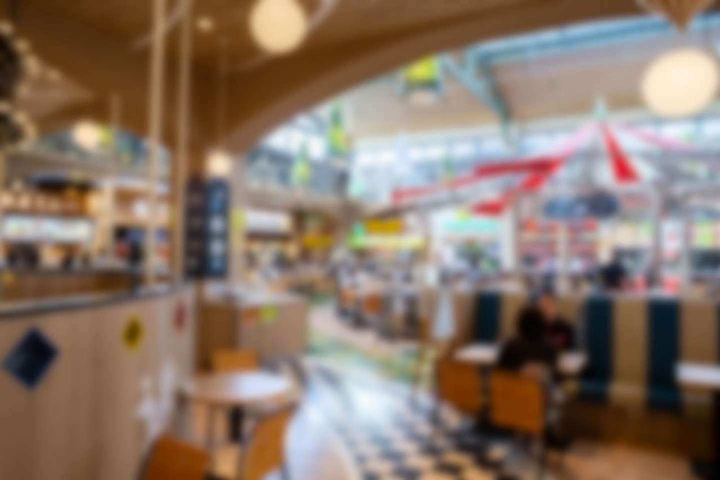 食器を返そうとしていたら（画像はphotoAC）