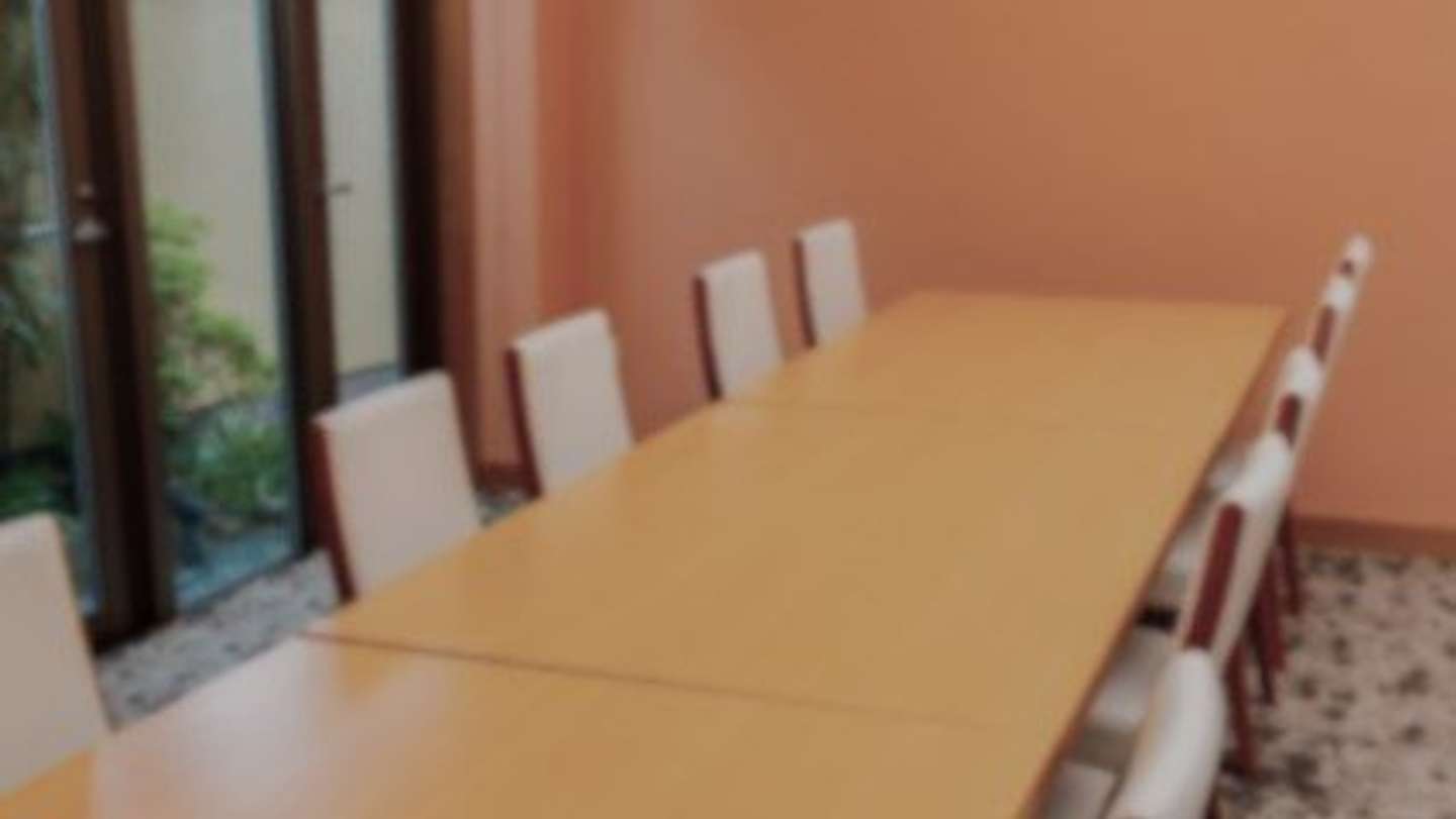 食事の席で老夫婦に言われたのは（画像はphotoAC）