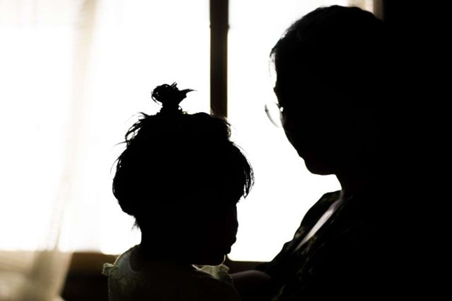 頑張って子育てしているのに、否定されて（画像はphotoAC）