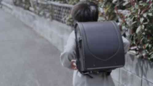 コンビニ前でたむろするヤンチャそうな男たち　歩いている小学生を追いかけて凍りつかせた結果（北海道・40代男性）