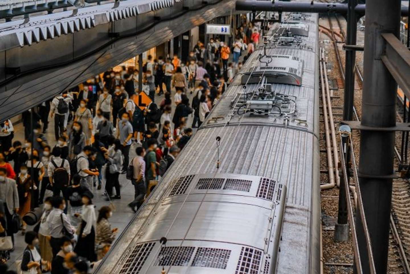 電車に乗ろうとしていたら...（画像はphotoAC）
