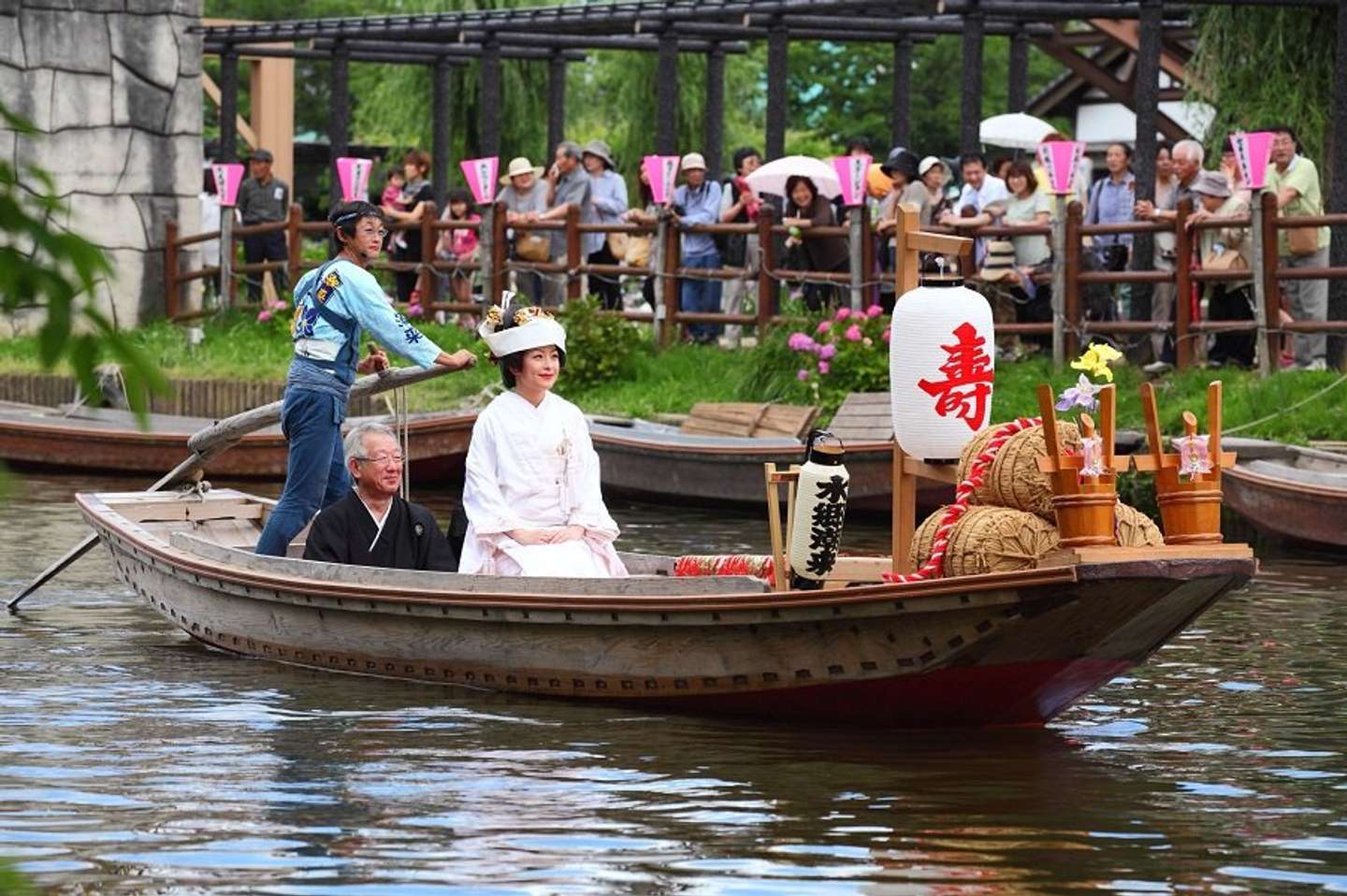 潮来あやめ祭りの「嫁入り舟」（画像は「観光いばらき フォトライブラリー」より）
