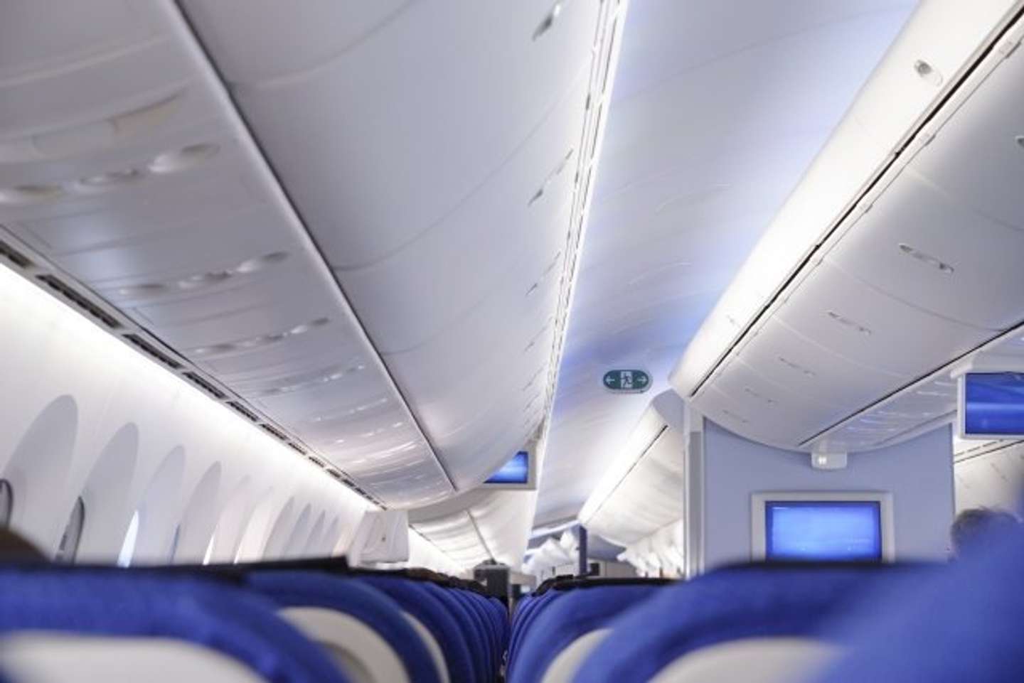 飛行機の中で...（画像はphotoAC）