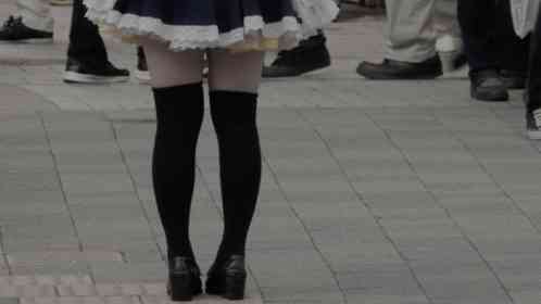 「コスプレ衣装でイベント会場に入ろうとしていた私。後ろの男子高校生がスカートをめくってきて」（岐阜県・50代女性）