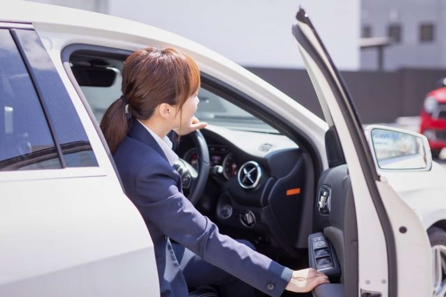 車が上手く停められない！（画像はphotoAC）