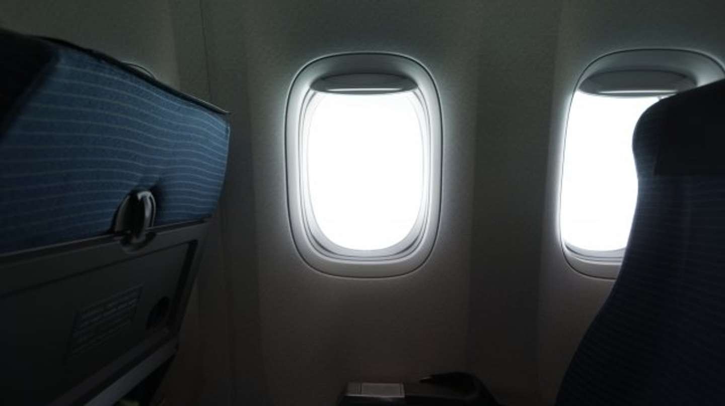 子供を連れて乗った飛行機で（画像はphotoAC）