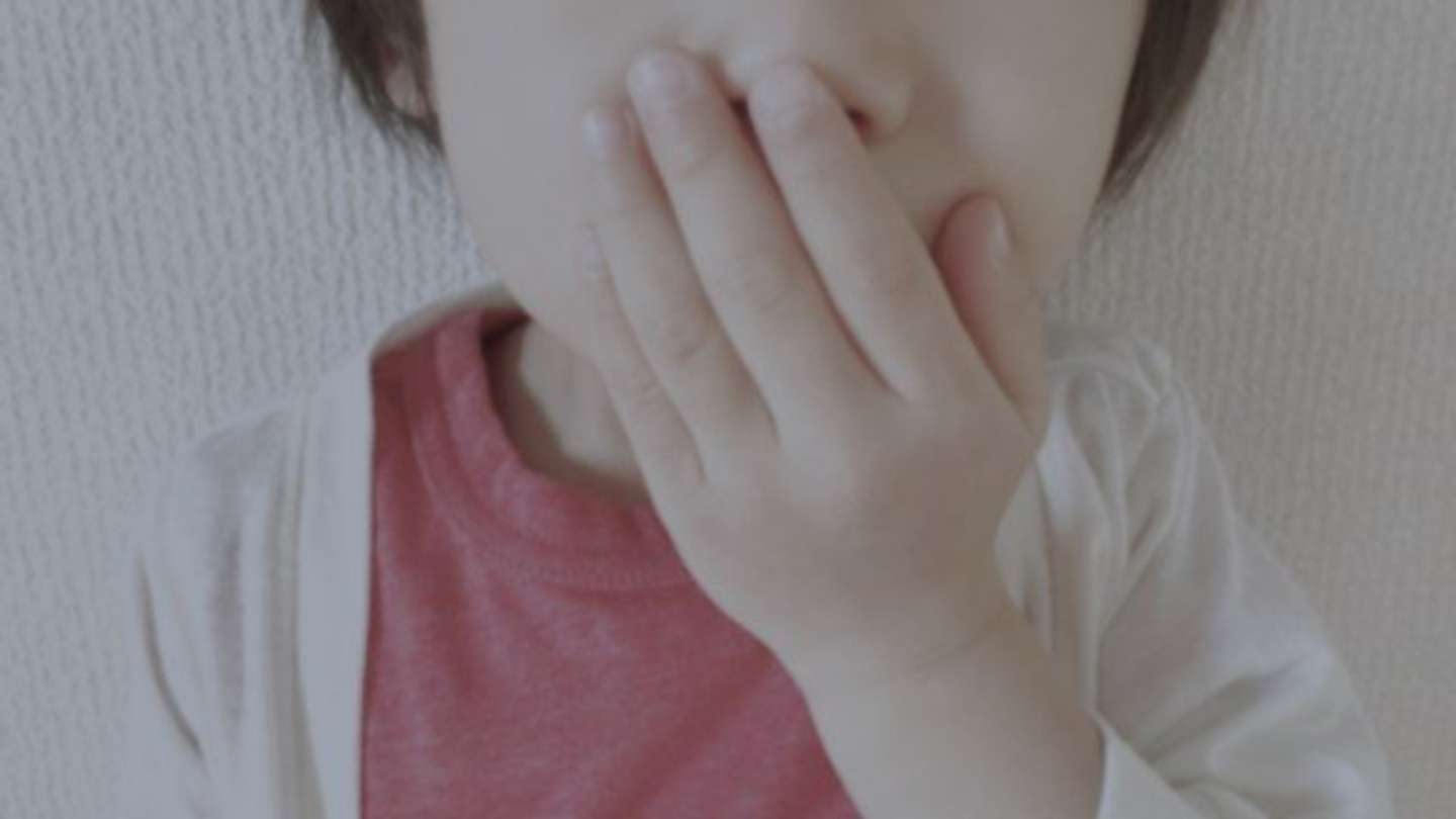 娘が突然嘔吐して（画像はphotoAC）