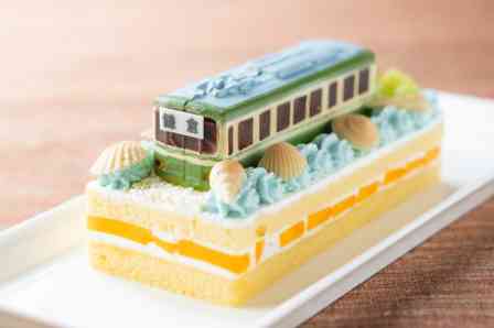 この電車、食べられます　マンゴー&メロンで〝夏の湘南〟表現した「江ノ電ケーキ」第二弾【7／8～9／23】