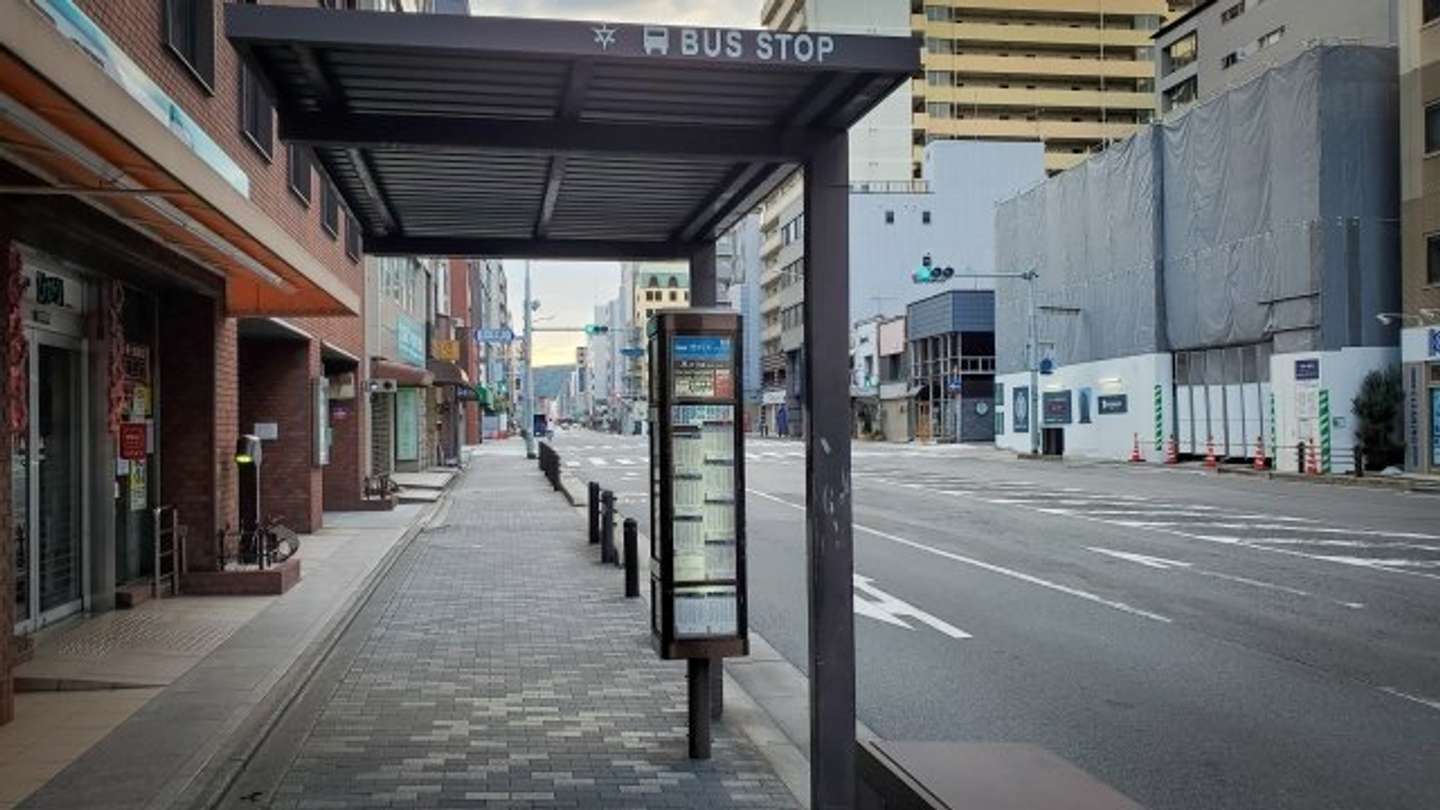 路線バスで...（画像はphotoAC）