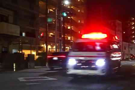 たくさんの赤いテールランプ、2車線の真ん中にできた道...　今でも忘れられない、祖父が亡くなった夜に見た光景（30代女性）