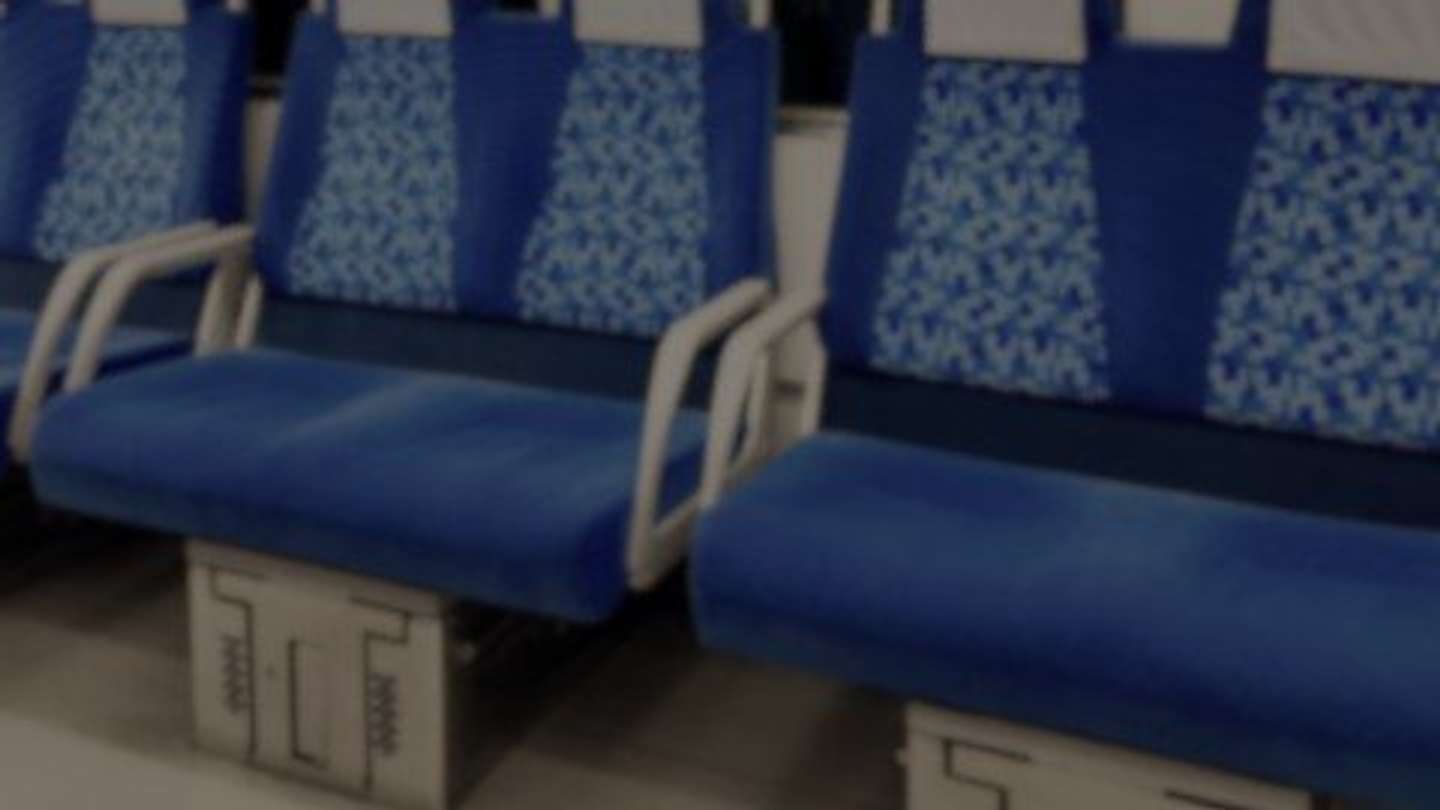 東武東上線の車内で（画像はphotoAC）