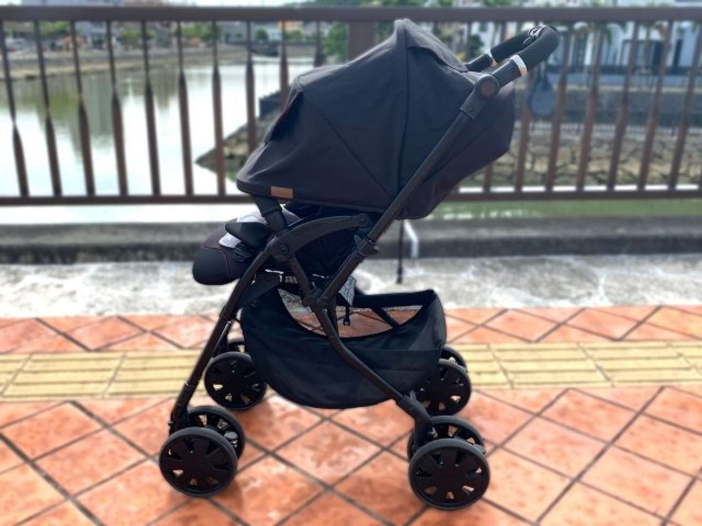 ベビーカーに子供を乗せて出かけた日（画像はphotoAC）