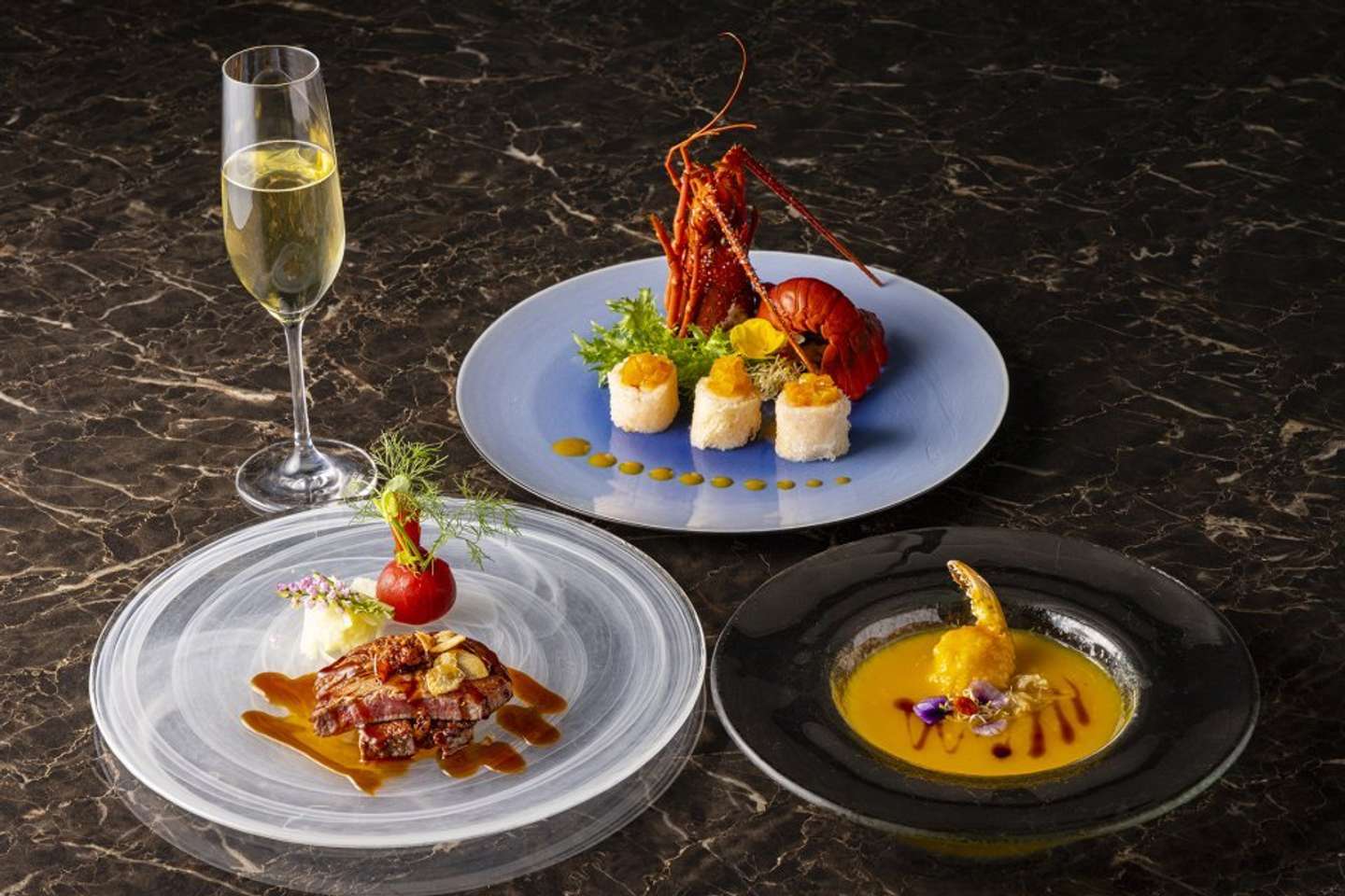 プレスリリースより、中国料理「チャイナブルー」の食事（イメージ）