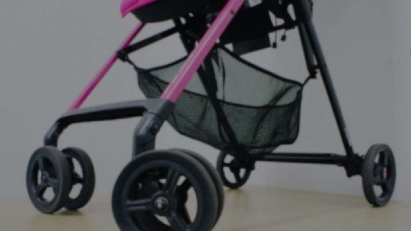 妊婦、幼い娘、ベビーカーで電車へ（画像はphotoAC）
