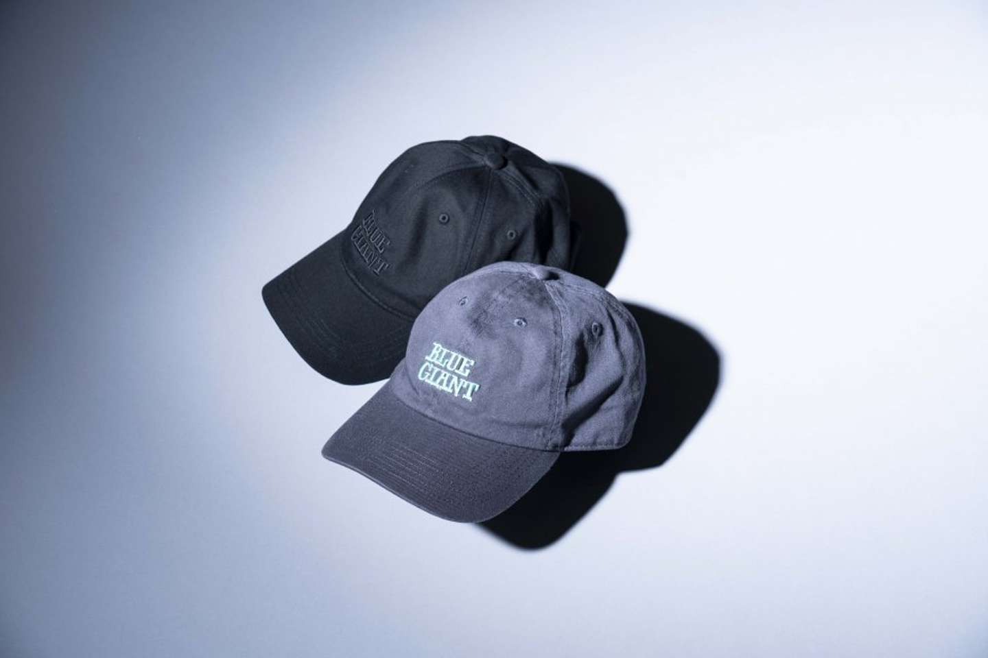 オリジナルキャップ 各3,000円（税込）（C)石塚真一・NUMBER8 ／ 小学館
