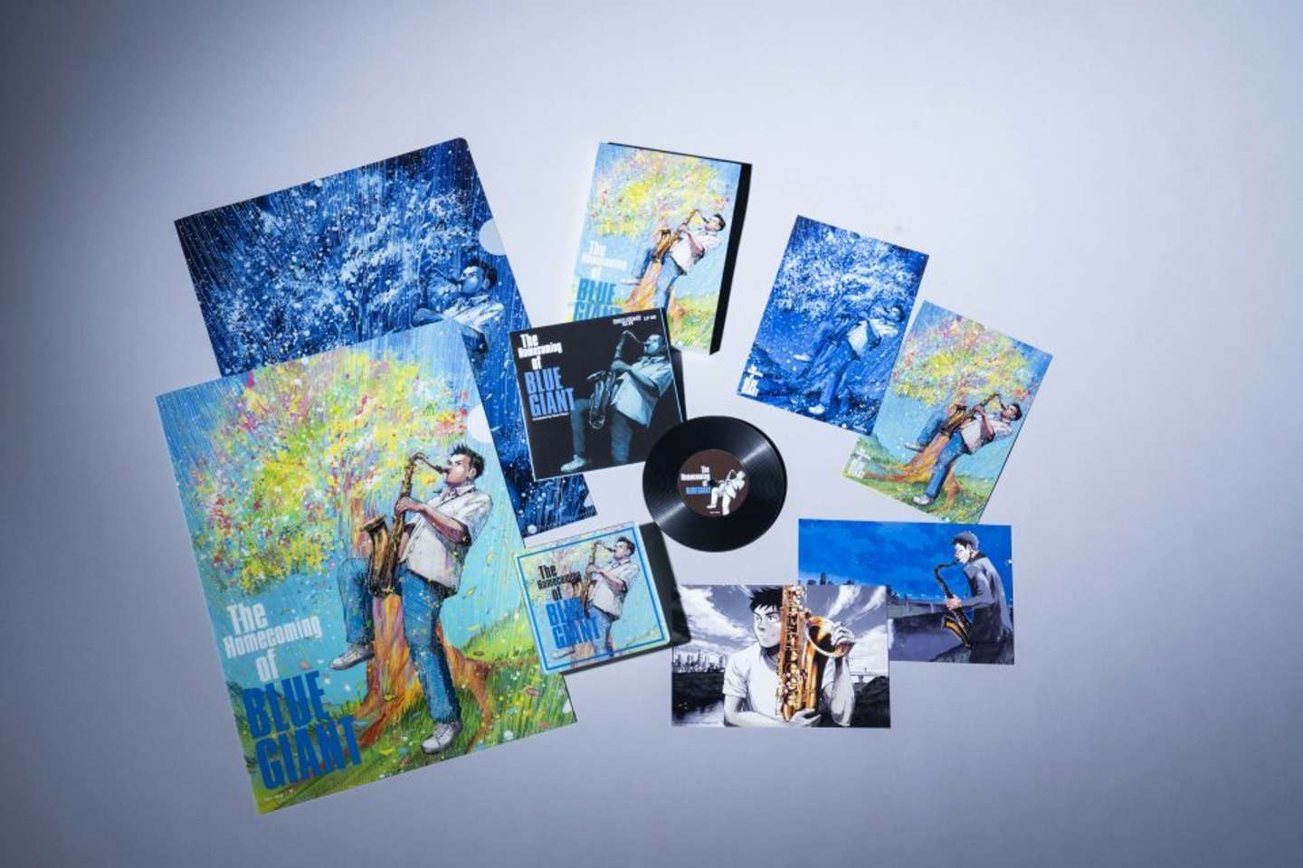 オリジナルクリアファイル 各700円（税込）／アクリルコースター 1,500円（税込）／レコード型コースター 1,500円（税込）／メモ帳 800円（税込）／ポストカード4枚セット 800円（税込）ほか、多数（C)石塚真一・NUMBER8 ／ 小学館