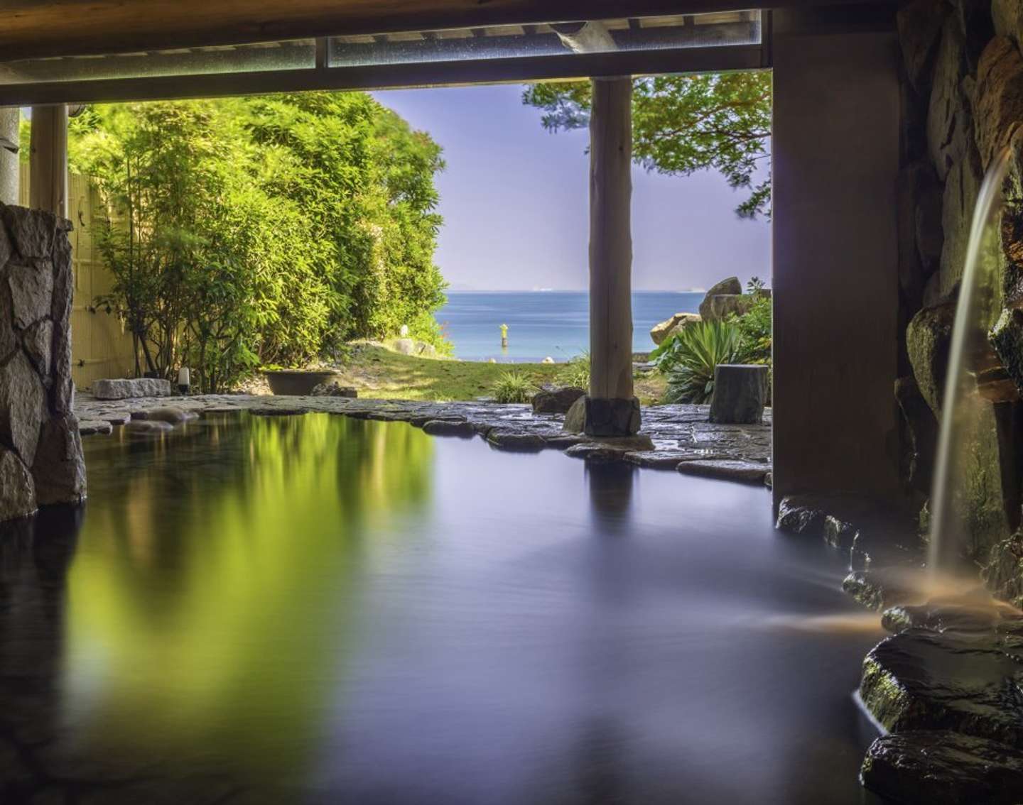 鳴門温泉の露天風呂（画像はプレスリリースより）