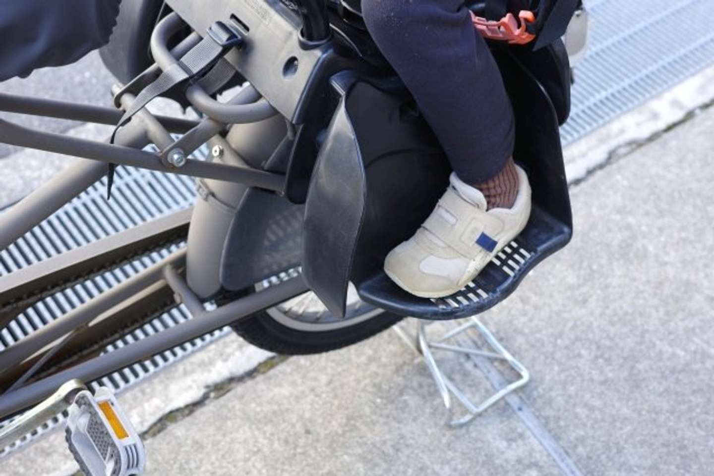 自転車に息子を乗せて帰っていたら...（画像はphotoAC）