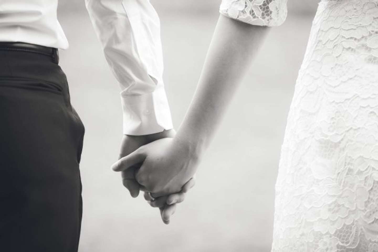 結婚指輪を落としてしまい...（画像はphotoAC）