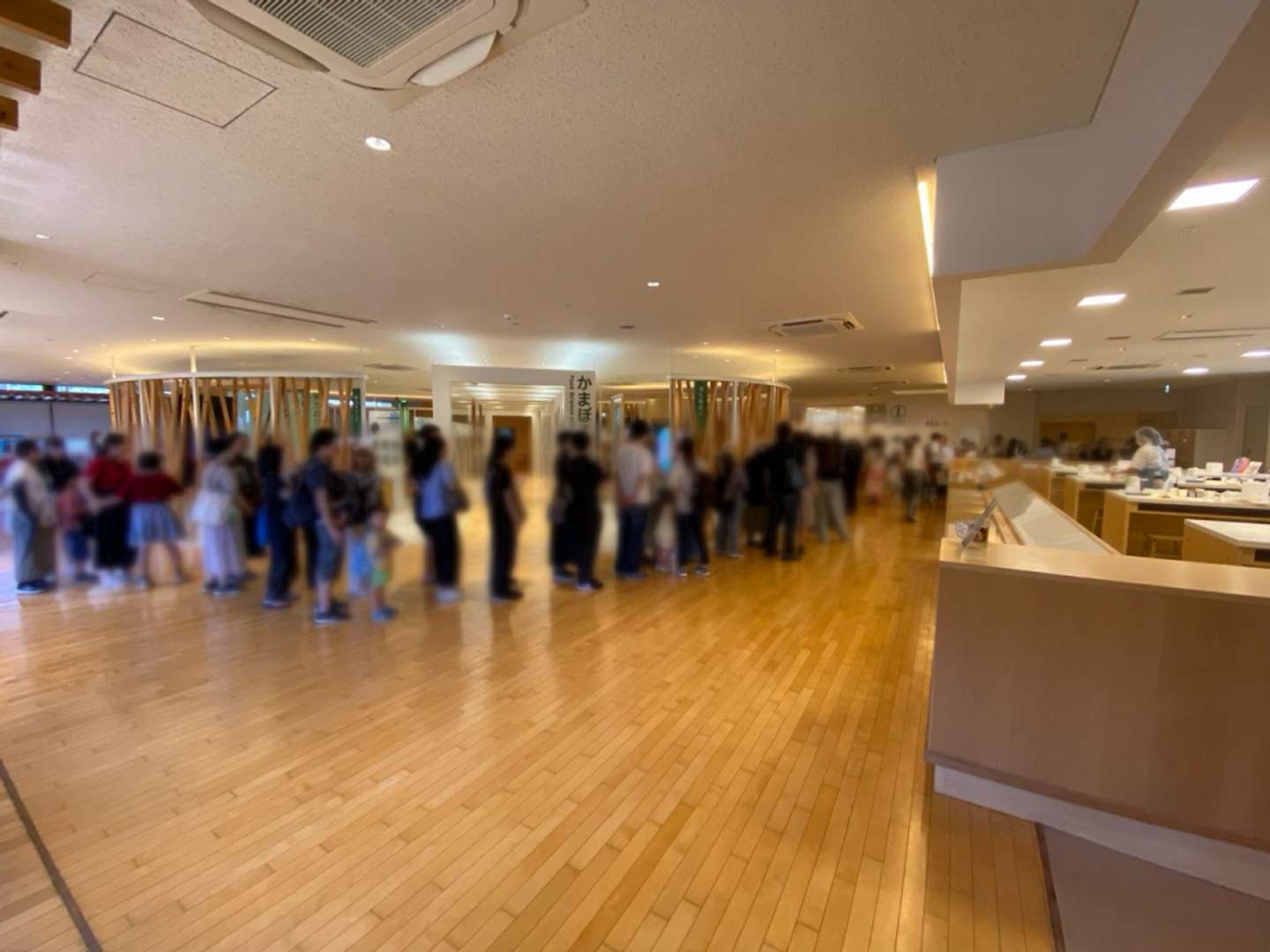 長蛇の列を作る「かまぼこキーホルダー作り」（画像提供：鈴廣かまぼこ）