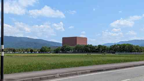 福井市に広がる〝マイクラみたいな風景〟に1.5万人驚がく　「リアル豆腐建築」「土ブロックは草はえる」