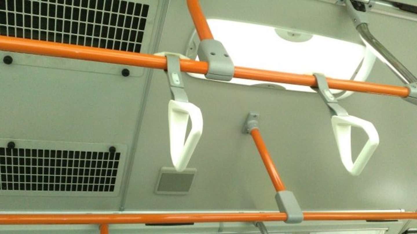 修学旅行で乗ったバスで...（画像はphotoAC）