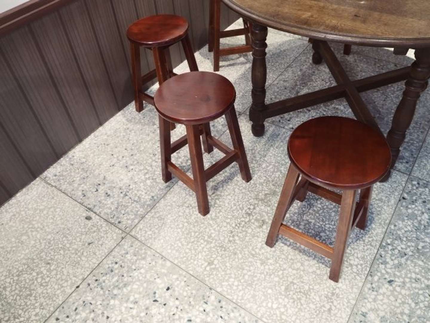 修学旅行で入った店で...（画像はphotoAC）