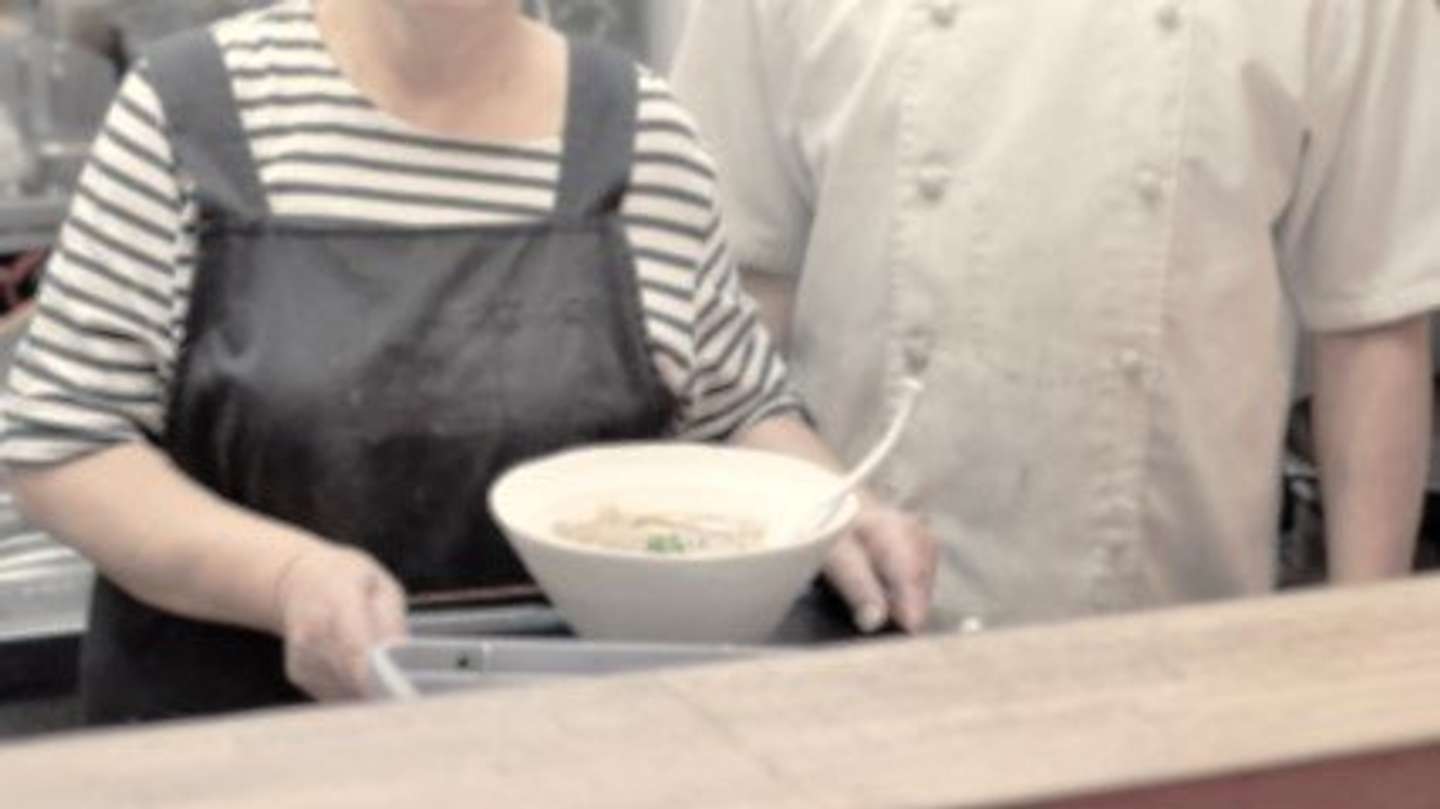 お店の老夫婦が...（画像はphotoAC）