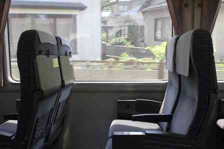 母と娘が電車旅、同じ車両のイタリア人男性が話しかけてきた　聞き取れた言葉を連呼したら思わぬ展開に（京都府・女性）