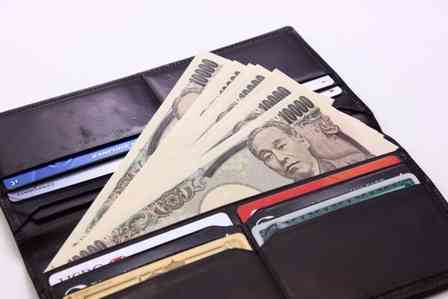 10万円とカードの入った財布を駅に置き忘れた私　警察には「多分戻らないでしょう」と言われて（宮城県・70代男性）