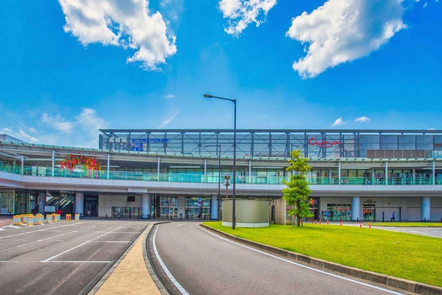 高岡駅（写真はPhotoAC