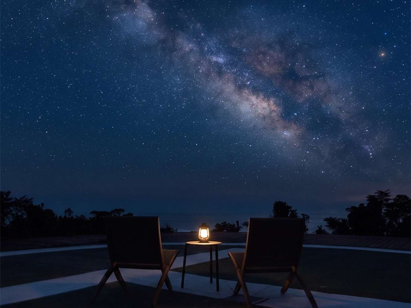 夜21:00からはヘリポートで夜の無人島を体感