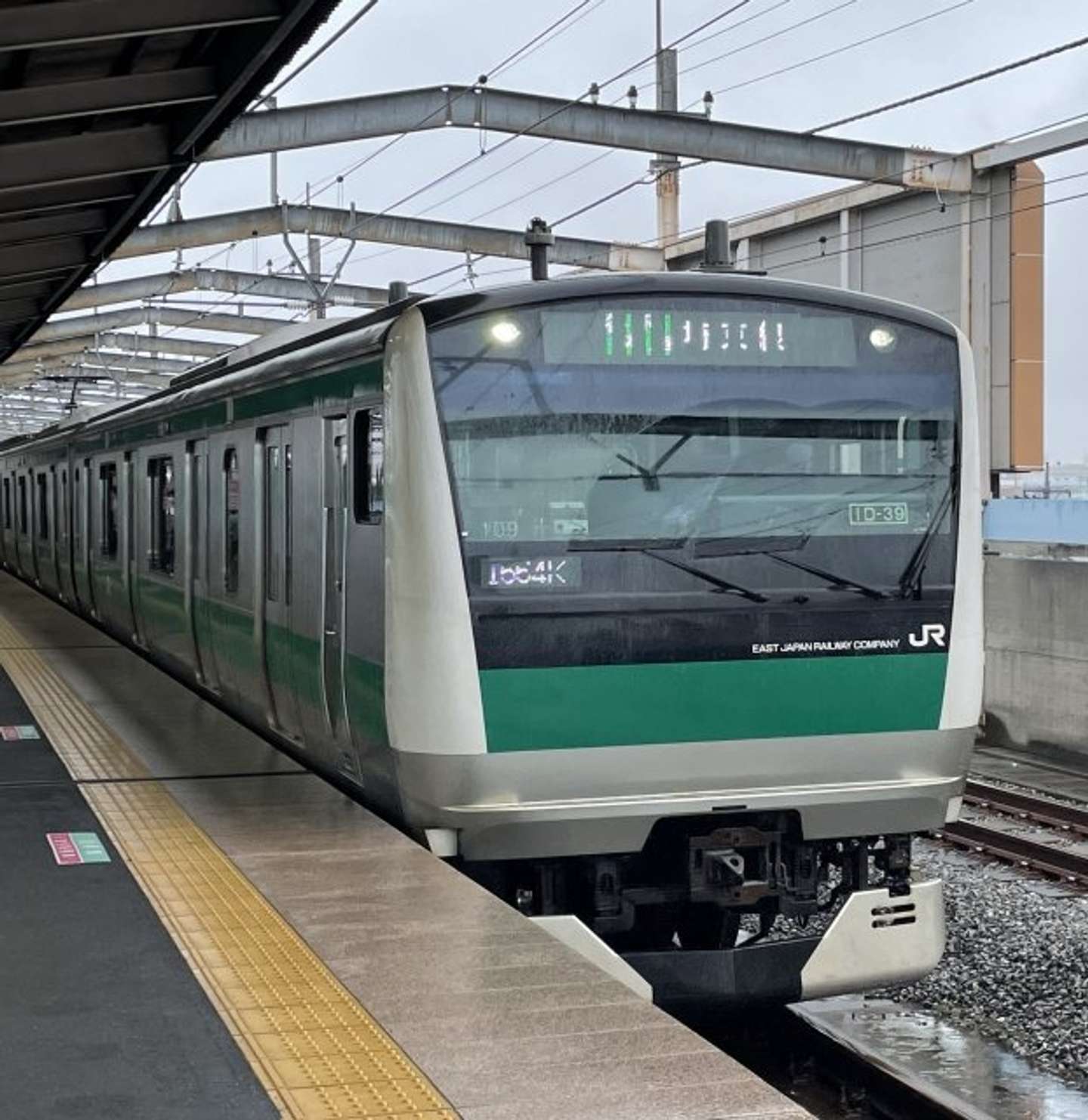 ラッシュの埼京線で（画像はphotoAC）