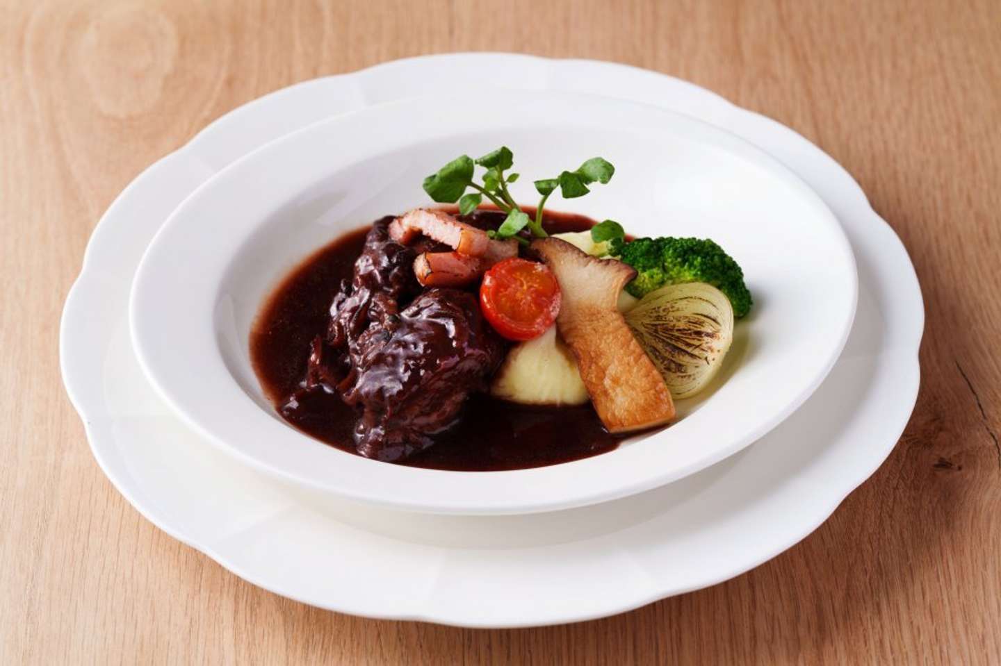 メインB：鶏肉の赤ワイン煮