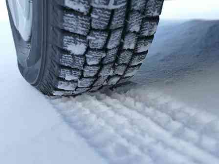 雪道で転んで歩けなくなった私・道路脇で途方に暮れてたら、車でやってきた女性が...（北海道・50代女性）