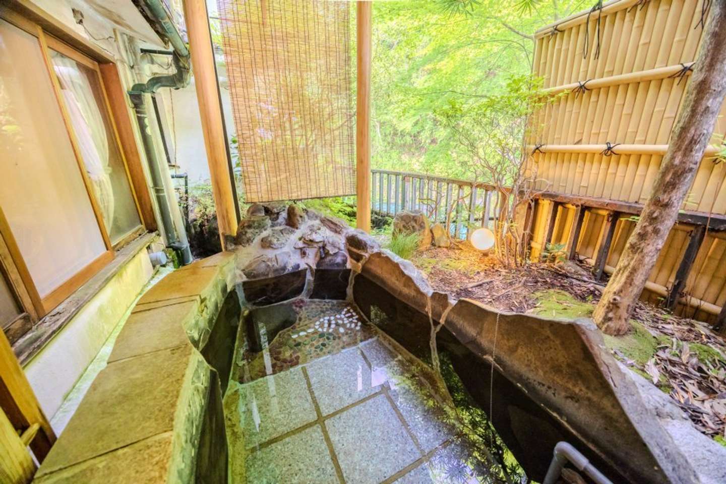 客室に備えられている露天風呂例